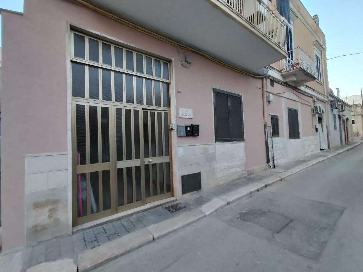 Casa Vacanze Al Castello Trani Exteriör bild
